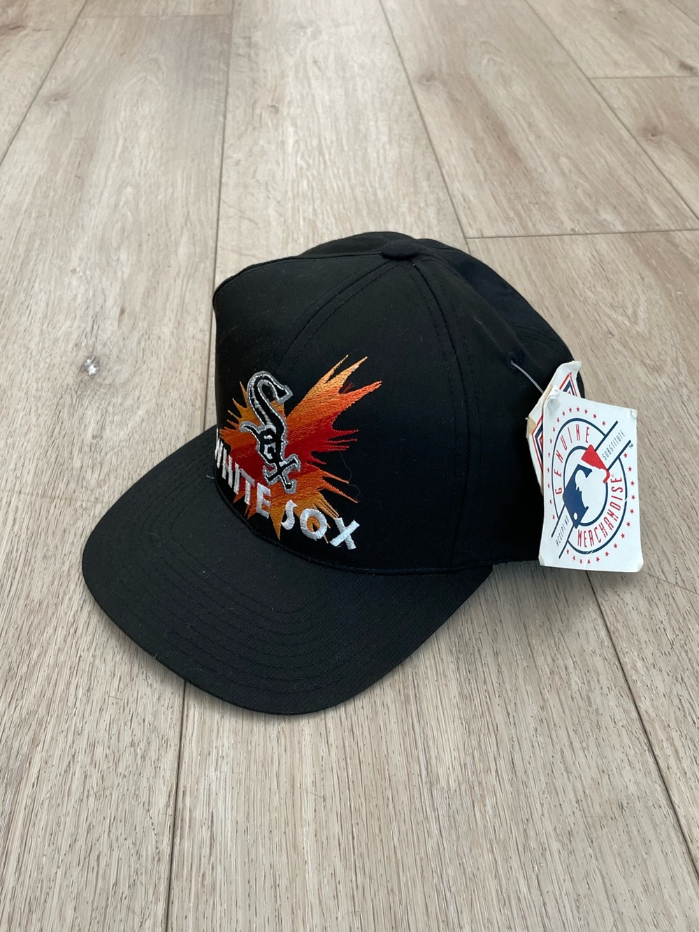 90’s Logo 7 Chicago White Sox Fire Splatter Snapback Cap - Picture 3 of 11